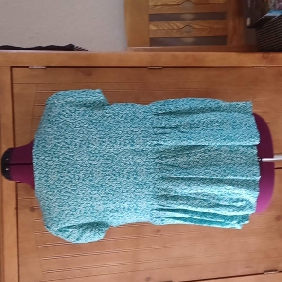 SHEIN TOP WITH EMPYRE WAIST - Picture 5 of 8